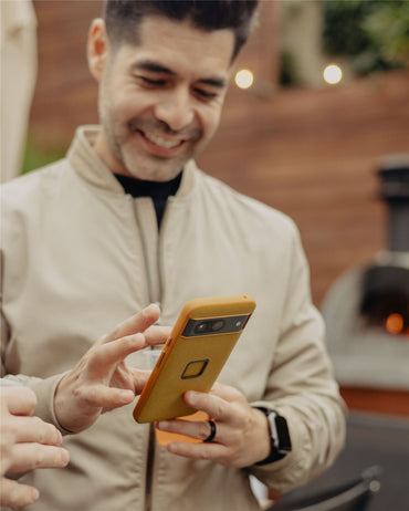 Mobile Everyday Fabric Case Pixel 8 Sun