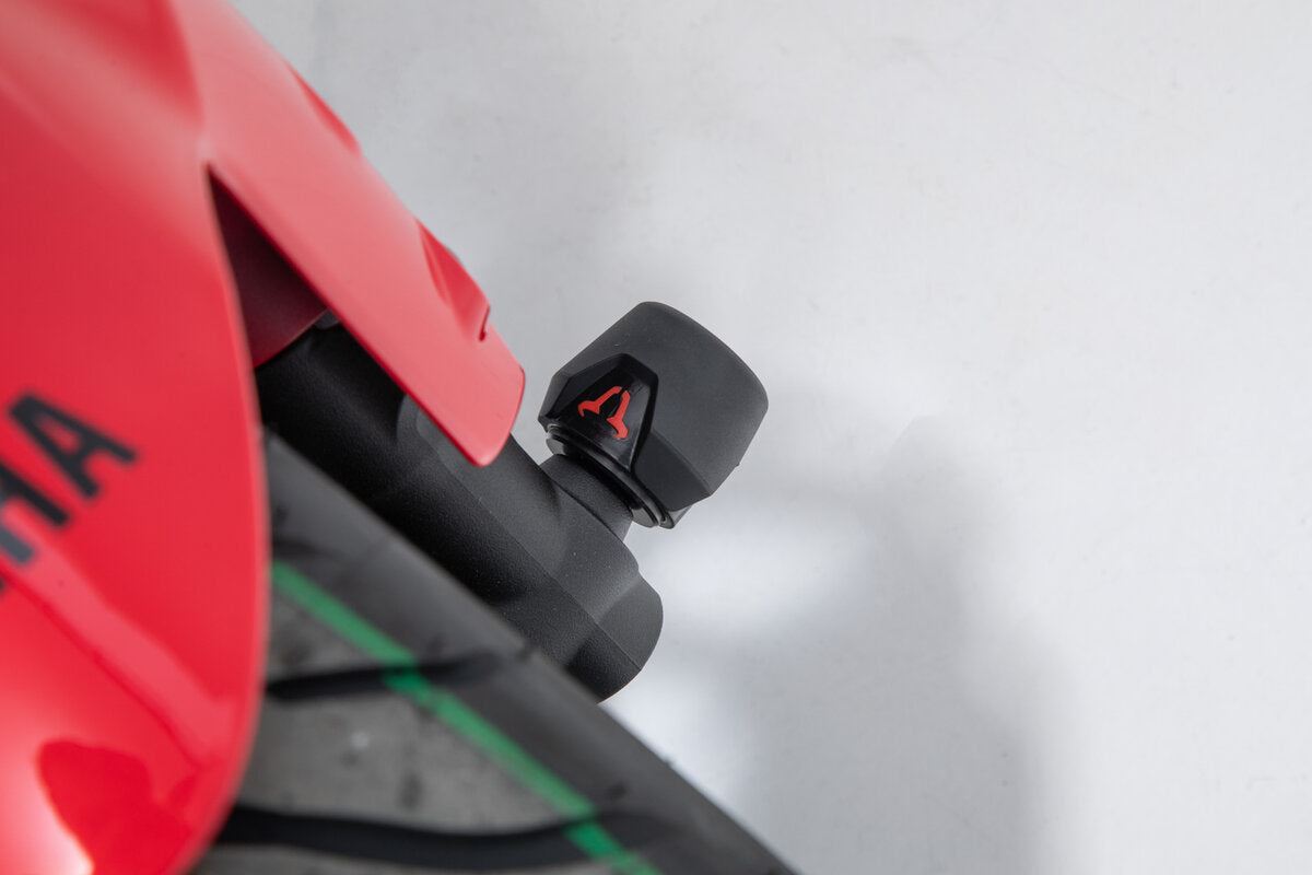 Slider Set for Front Axle Yamaha Tracer 9 (20-) Black