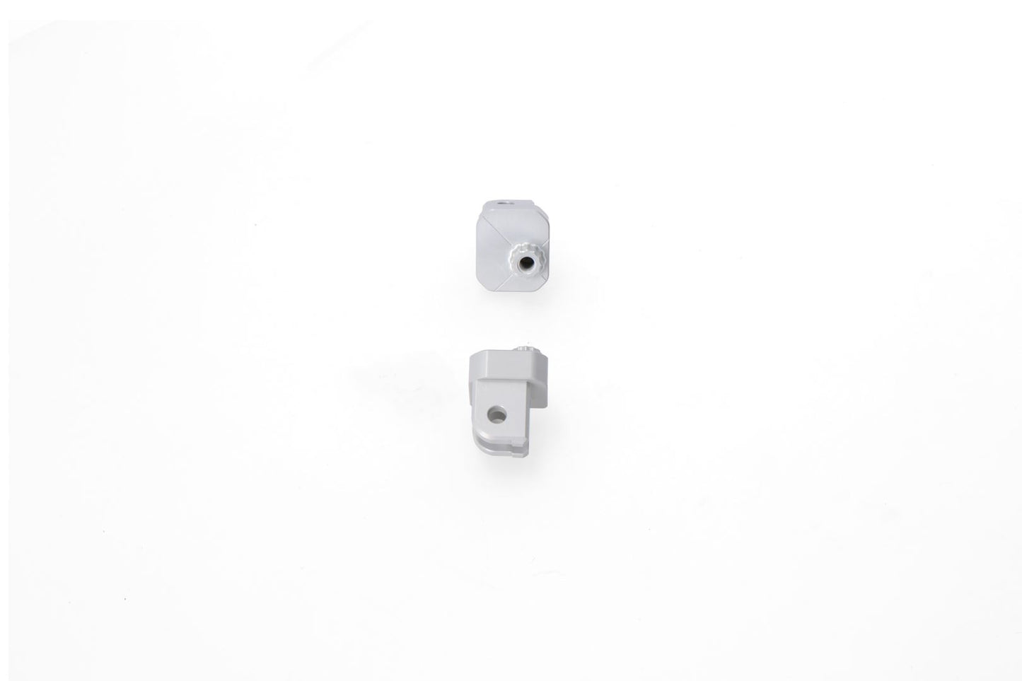 Mounting kit for EVO footrests Silver. Yamaha Tracer 9 (20-).