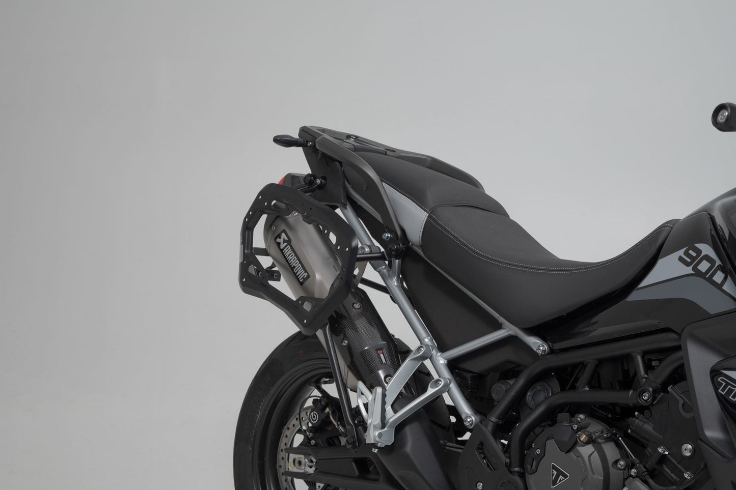TRAX ADV aluminum case system + Akrapovic Black. 45/37 l. Triumph Tiger 900 (19-23).