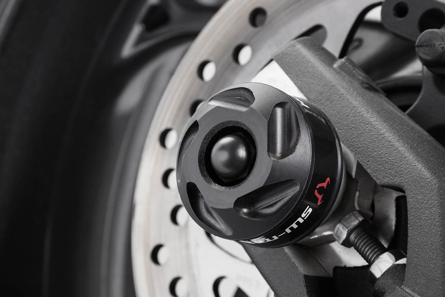 Slider Set for Rear Axle Triumph Street Triple (12-) / Rx, Daytona (15-) Black
