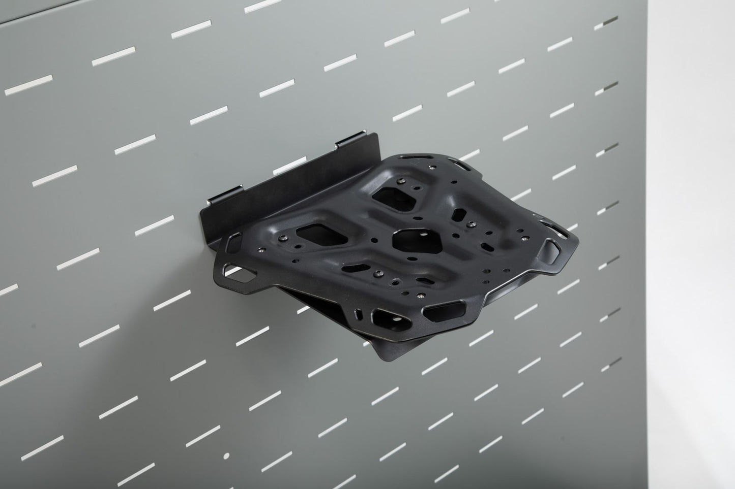 Fixture for sales display With ADVENTURE-RACK rack