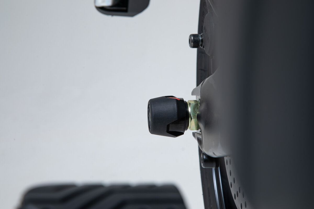 Slider Set for Rear Axle Yamaha Tracer 9 (20-) Black
