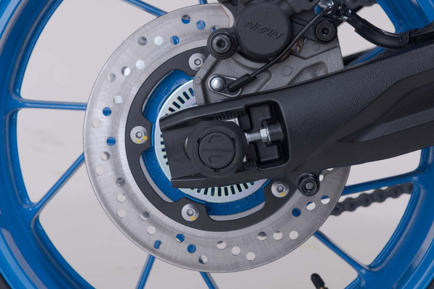 Slider set for front axle Suzuki GSX-8S (22-) Black