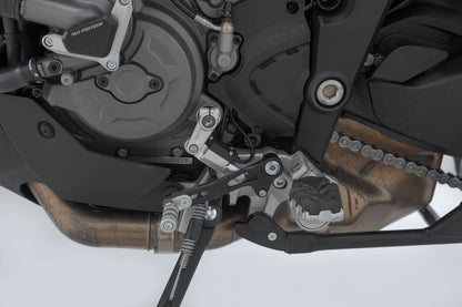 Gear levers Ducati Multistrada 950 (18-)/1260 (17-)/V2 (21-).