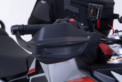 Adventure handguard kit Black. For handlebars with internal thread 6/8mm.