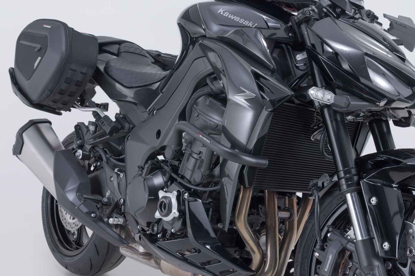 Crash bar Black. Kawasaki Z1100 (25-).