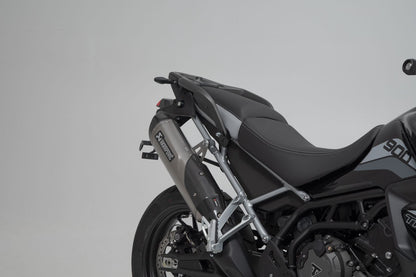 Akrapovic Slip On exhaust system Silver. Triumph Tiger 900 Modelle (19-23).