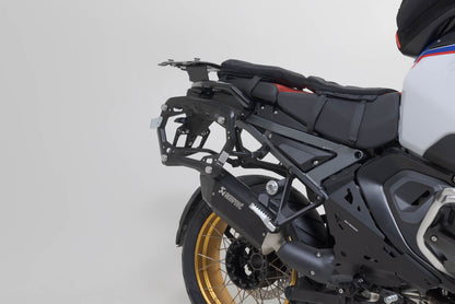 TRAX ADV aluminium case system + Akrapovic Black. 45/45 l. BMW R 1300 GS Adv. (24-).