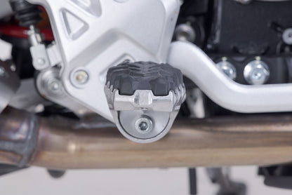 EVO footrest kit Silver/black. MV Agusta Enduro Veloce (24-).