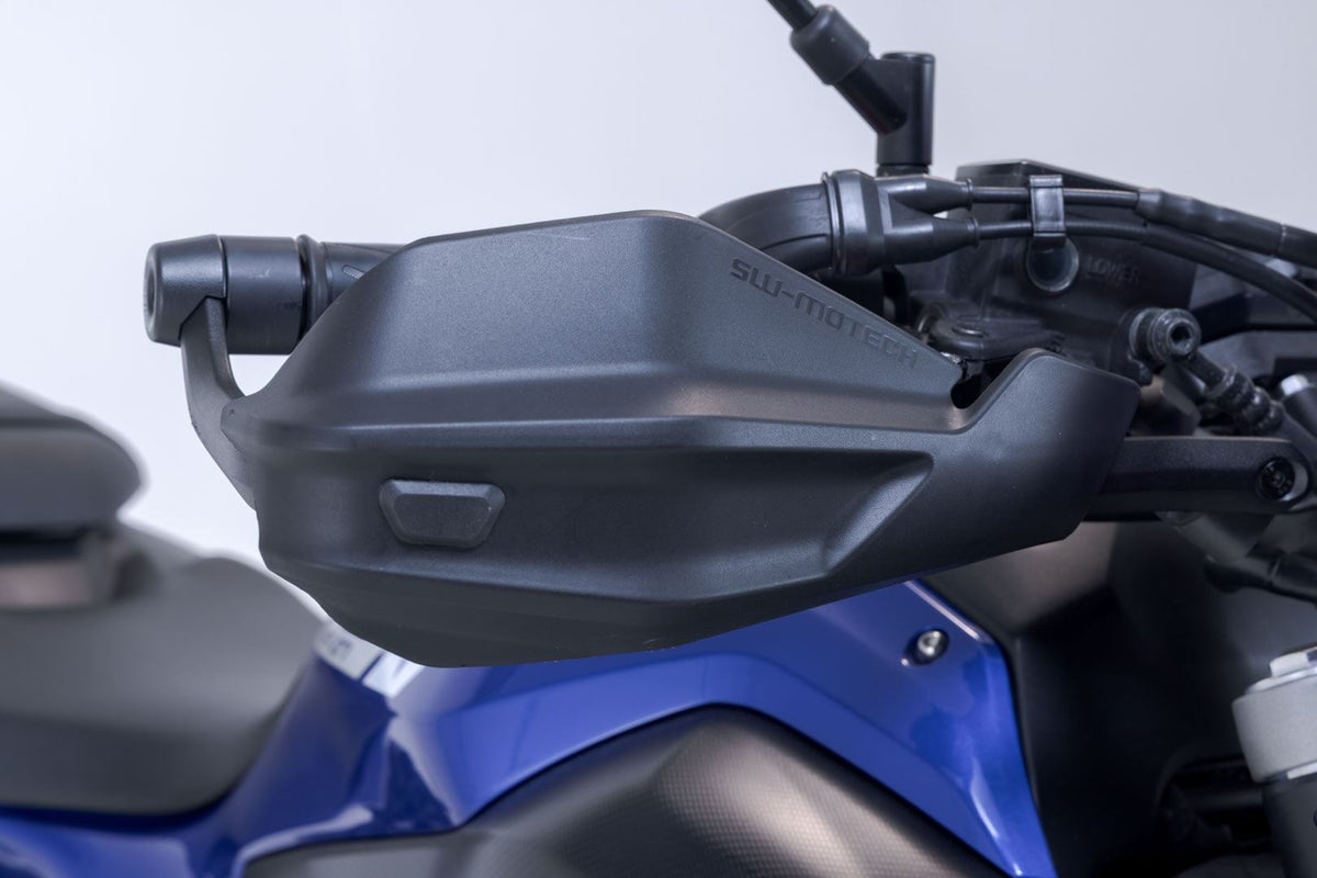 Adventure handguard kit Black. Yamaha MT-07 (14-20).