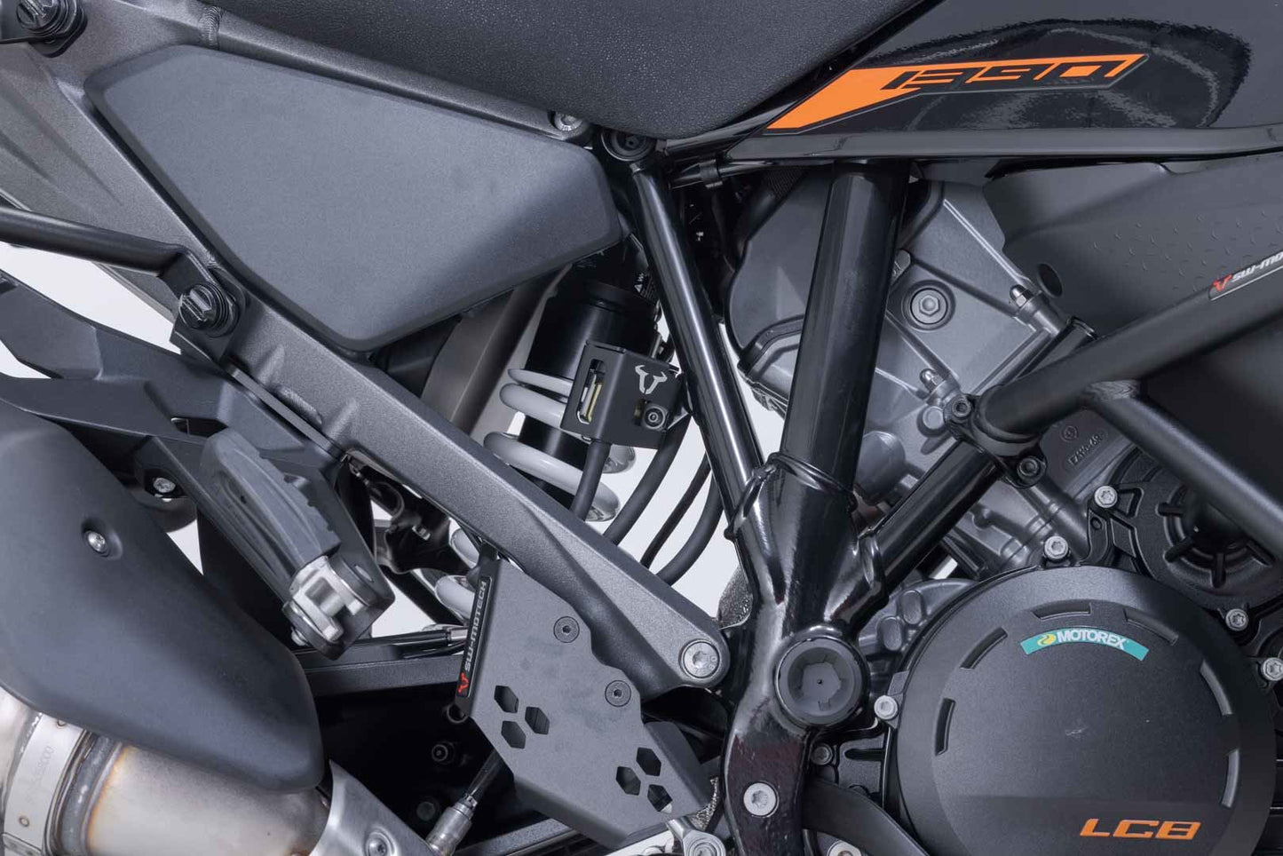 Brake fluid reservoir guard Black. BMW / Ducati / KTM / Husqvarna models.