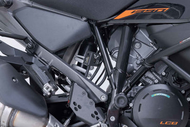 Brake fluid reservoir guard Black. BMW / Ducati / KTM / Husqvarna models.