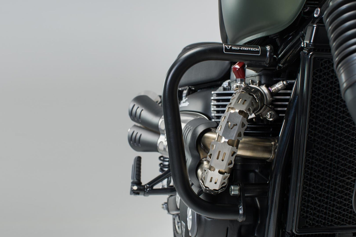 Crash bar Triumph Street Scrambler/ Bonneville Bobber (16-)