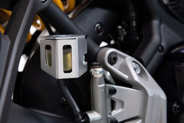 Brake reservoir guard BMW GS/GT, Ducati, KTM 790 models. Silver