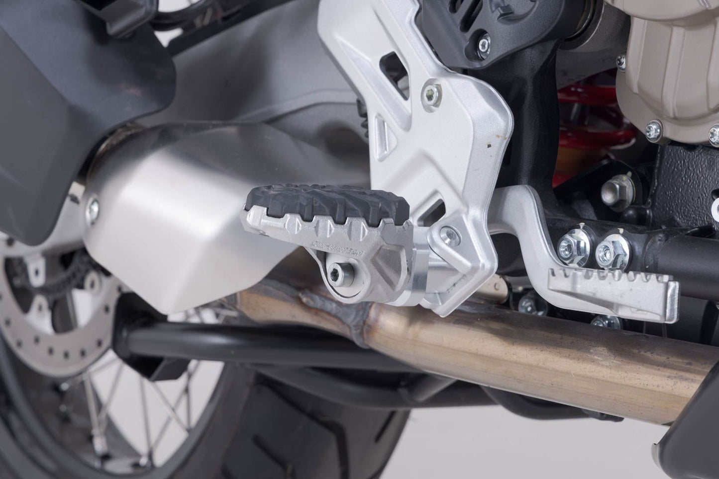 EVO footrest kit Silver/black. MV Agusta Enduro Veloce (24-).