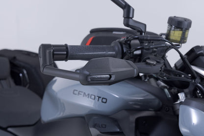 Lever guards with wind protection Black. CFMoto 675NK (25-).
