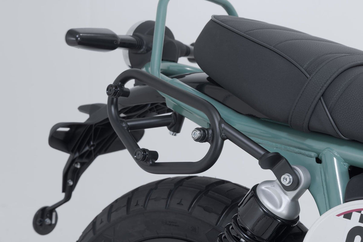 SLC side carrier Right Royal Enfield Bear 650 (23-).