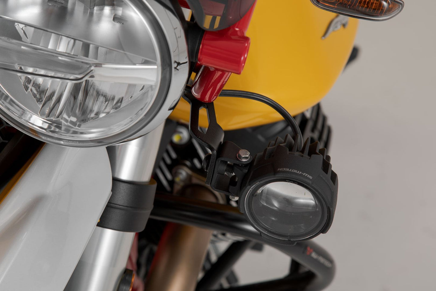 EVO Fog Light Kit Moto Guzzi V85 TT (19-) Black