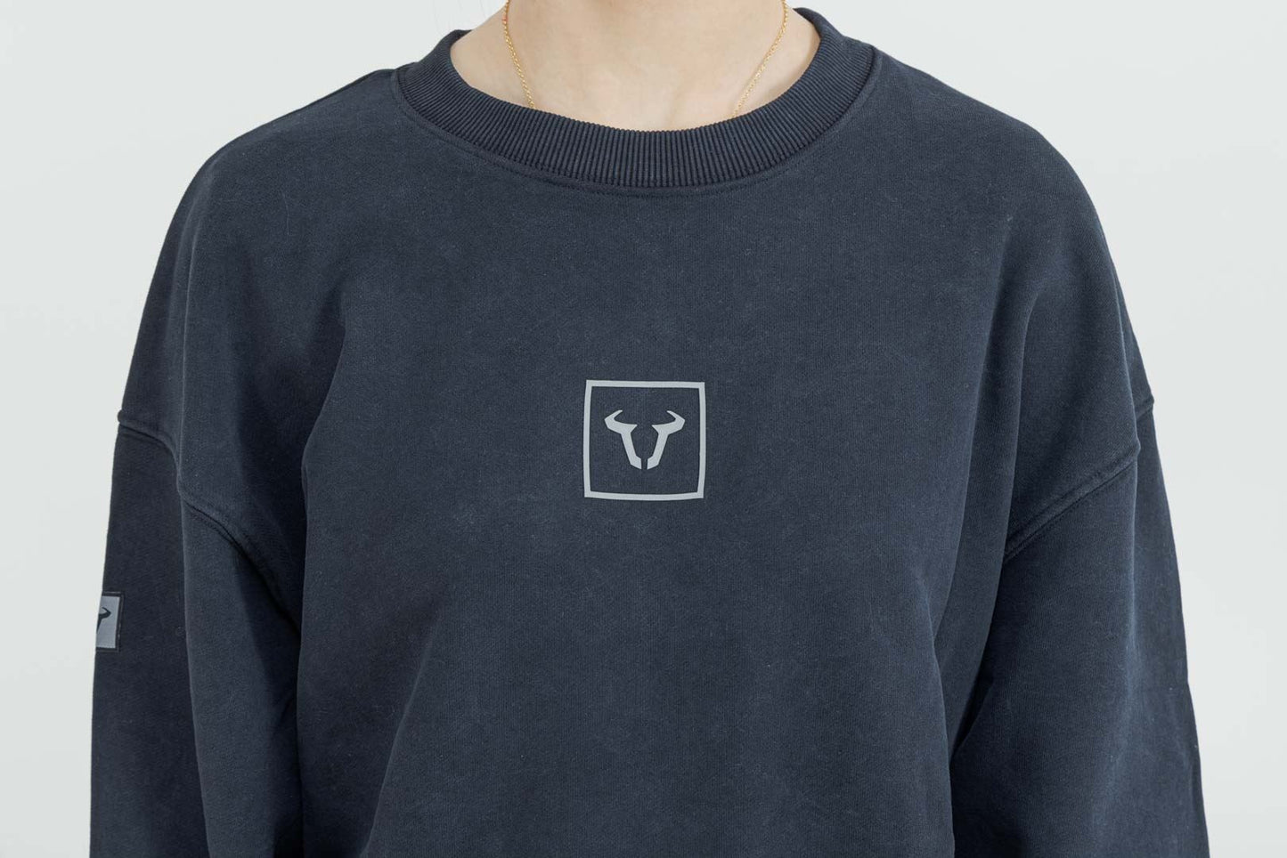 Crewneck  Riders Line Dark Grey. Optic Wash. Unisex. Size M.