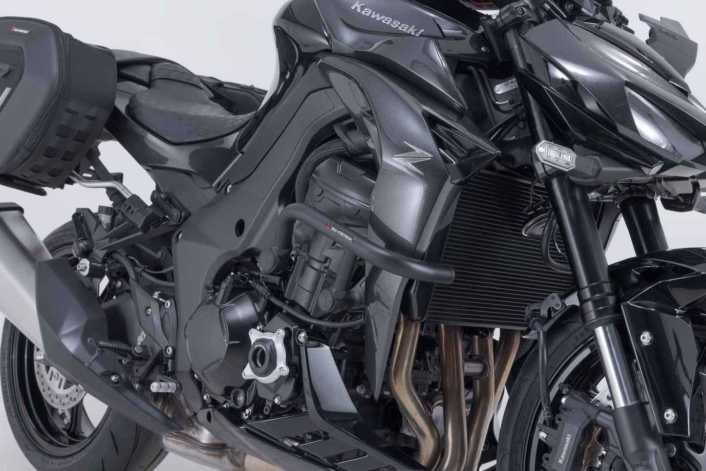 Crash bar Black. Kawasaki Z1100 (25-).