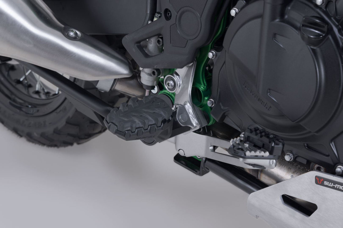 EVO footrest kit Black. Kawasaki KLE500 / KLE500 SE (26-).
