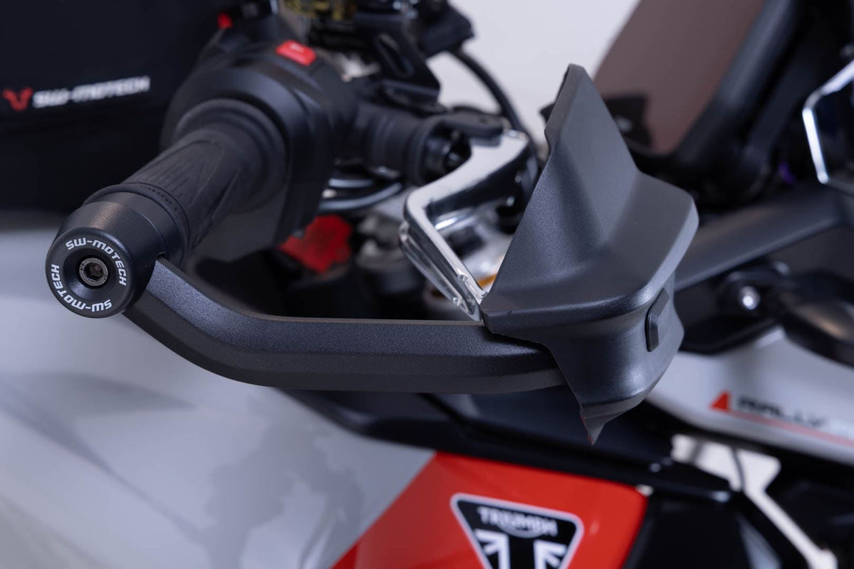 Adventure handguard kit Black. For handlebars with internal thread 6/8mm.